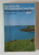 A GUIDE TO THE PEMBROKESHIRE COAST PATH by CHRISTOPHER JOHN WRIGHT , A CONSTABLE GUIDE , 1986 , PREZINTA URME DE UZURA