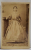 DOAMNA CU BUCHET DE FLORI , IN STUDIO , FOTOGRAFIE C.D.V. , SFARSITUL SEC. XIX