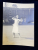 JUCATOARE DE TENIS , SERVIND , FOTOGRAFIE MONOCROMA , CU OCAZIA CEFERIADEI 1940