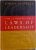 THE 21 IRREFUTABLE LAWS OF LEADERSHIP  - FOLLW THEM AND PEOPLE WILL FOLLOW TOU by JOHN C. MAXWELL , 1998