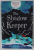 THE SHADOW KEEPER by ABI ELPHINSTONE , 2016, PAGINI CU DEFECTE LA COLTURI CARE NU AFECTEAZA TEXTUL *