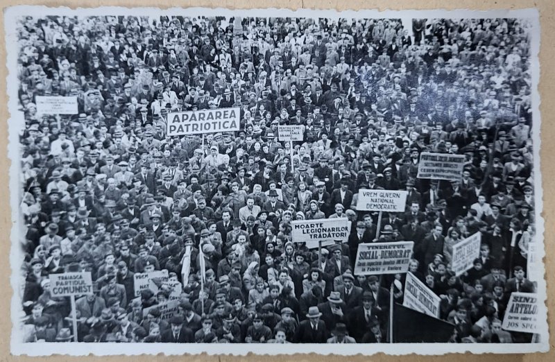 1 MAI 1945 , MITING LA CRAIOVA , ORGANIZAT DE PARTIDUL COMUNIST , FOTOGRAFIE DE GRUP