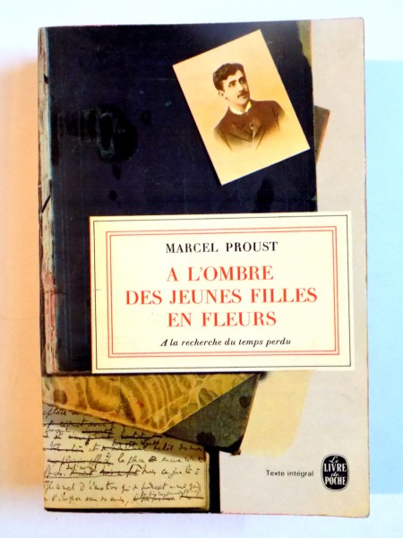 A LA RECHERCHE DU TEMPS PERDU, VOL II: A L'OMBRE DES JEUNES FILLES EN FLEURS par MARCEL PROUST , 1954