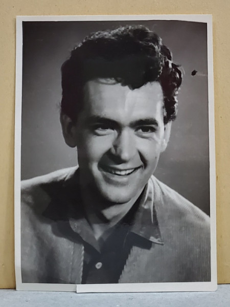 ACTORUL IURIE DARIE , FOTOGRAFIE DIN TINERETE , PORTRET , ANII  '60