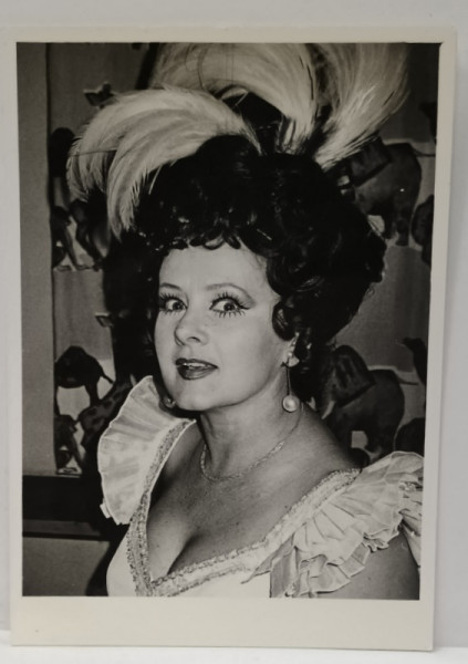 ACTRITA STELA POPESCU IN PIESA ' PETITOAREA ' , FOTOGRAFIE , ANII ' 70 - ' 80