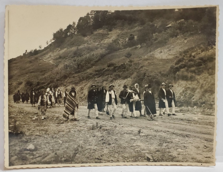 ALAI DE NUNTA cu LAUTARI ,  LA TARA , FOTOGRAFIE , INTERBELICA
