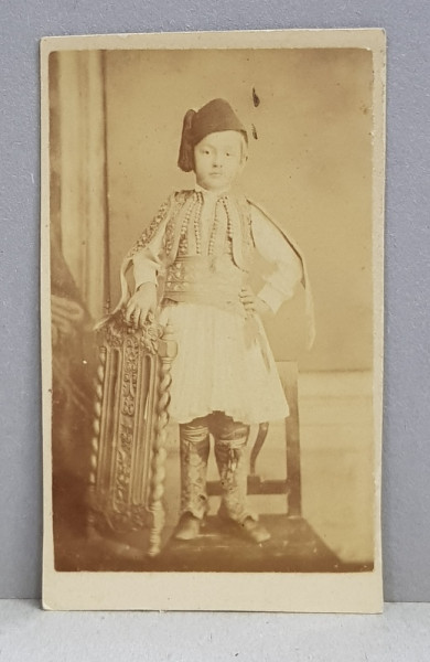 ALEXANDRU BOGDAN PITESTI , COPIL , FOTOGRAFIE TIP C.D.V. , FOTOGRAFU  MACEDONIANU DIN OHRITU , , SFARSITUL SEC. XIX