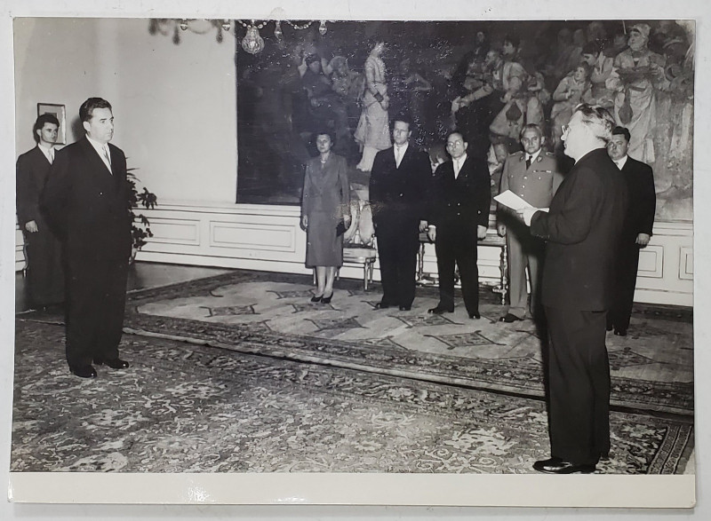 AMBASADORUL MIHAIL HASEGANU , INTRUNIRE OFICIALA , CEHOSLOVACIA  (?) , FOTOGRAFIE , ANII ' 60