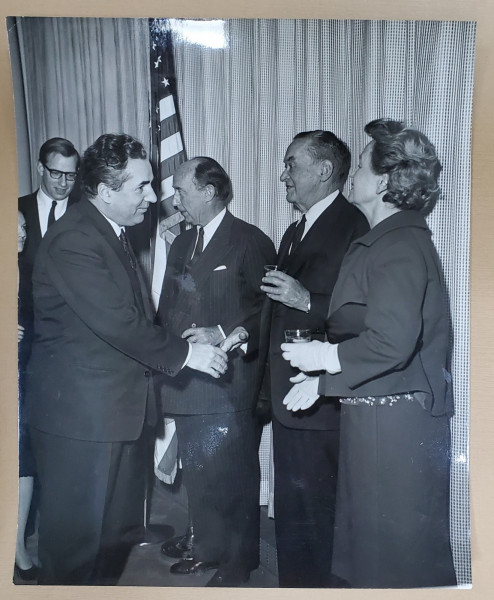 AMBASADORUL MIHAIL HASEGANU LA RECEPTIA DATA PENTRU ZIARISTUL WALTHER LIPMAN , NEW YORK , FOTOGRAFIE  , ANII  '60