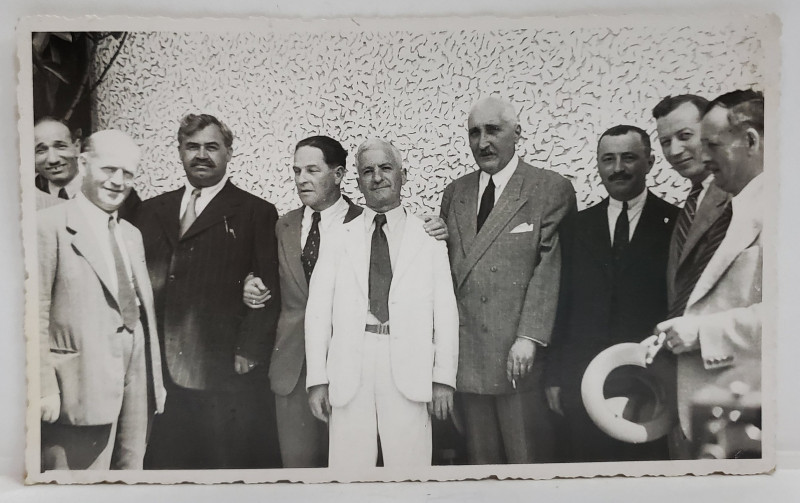 AMINTIRE DE LA INAUGURAREA FABRICII ' GH. D. PERISTERI ' STR, TRAIAN 252 , BUCURESTI , FOTOGRAFIE DE GRUP  , 1943