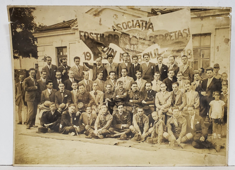 ASOCIATIA FOSTILOR CERCETASI DIN PRIMUL RAZBOI MONDIAL ,  1916 - 1918 , FOTOGRAFIE DE GRUP , INTERBELICA