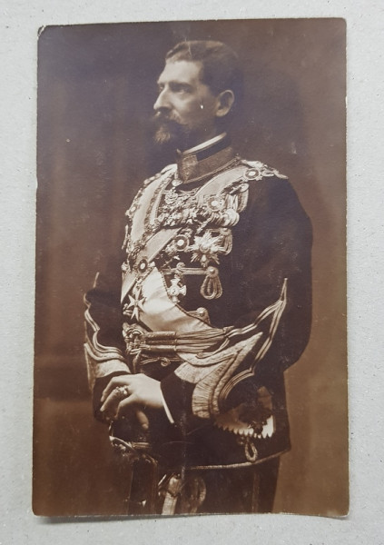 A.S.R. REGELE FERDINAD I AL ROMANIEI , PORTRET IN UNIFORMA DE PARADA , FOTOGRAFIE TIP CARTE POSTALA , MONOCROMA , NECIRCULATA ,  INCEPUTUL SECOLULUI XX