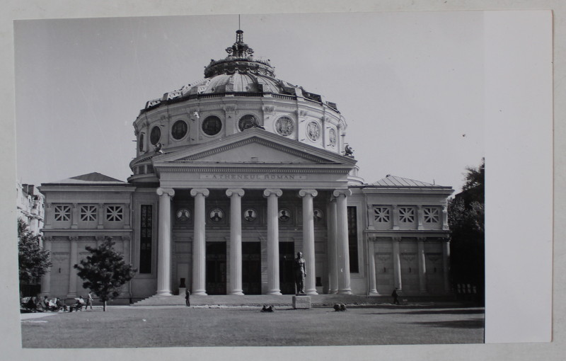 ATENEUL ROMAN , CU STATUIA LUI MIHAI EMINESCU , FOTOGRAFIE , ANII ' 70