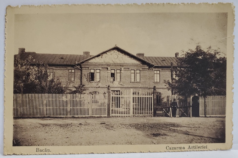 BACAU , CAZARMA  ARTILERIEI , FOTOGRAFIE TIP CARTE POSTALA , INCEPUTUL SEC. XX