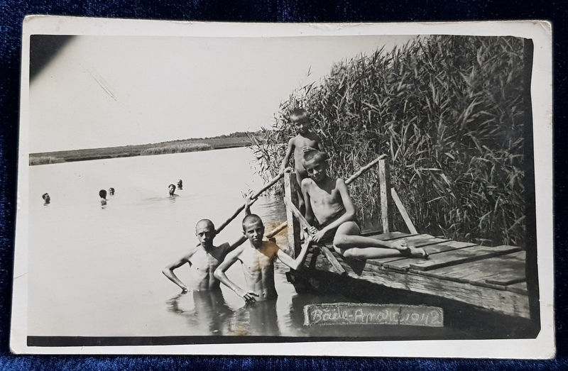 BAILE AMARA  - GRUP DE COPII LA SCALDAT , FOTOGRAFIE TIP CARTE POSTALA , NECIRCULATA , DATATA 1942