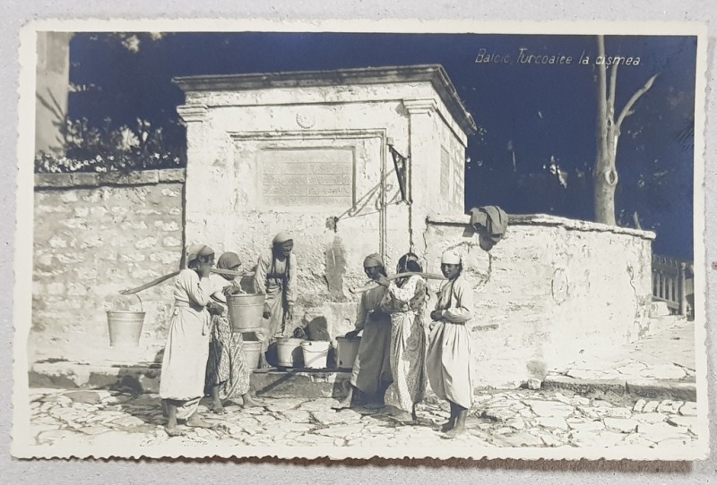Balcic. Turcoaice la ciusmea - Foto tip CP