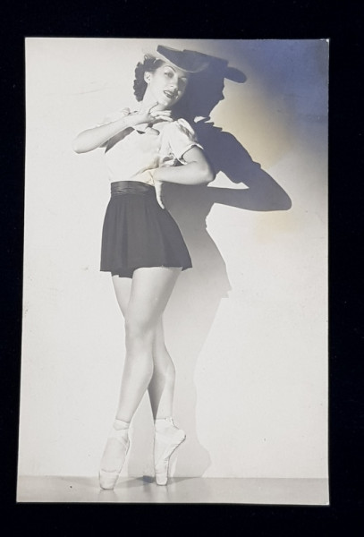 BALERINA KATTY CONSTANTINESCU , FOTOGRAFIE TIP CARTE POSTALA , ATELIER SELLMAN PHOTOS , BUCURESTI , CONTINE DEDICATIE PE VERSO *