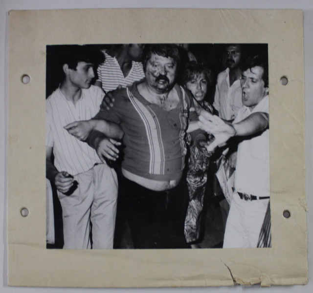 BARBAT , BATUT IN ZILELE ' MINERIADEI ' , FOTOGRAFIE ,  IUNIE 1990