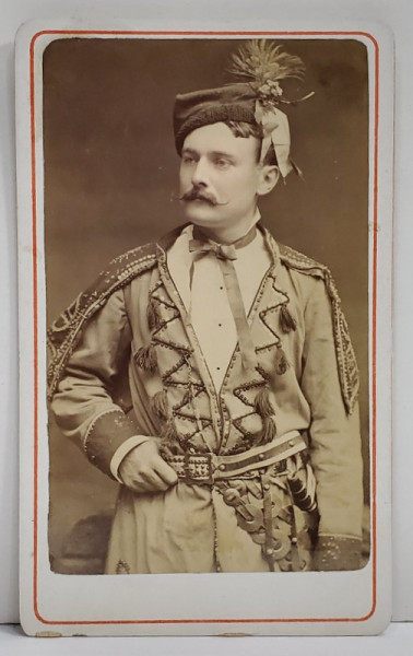 BARBAT IN COSTUM POPULAR , FOTOGRAFIE C.D.V. , CCA. 1900