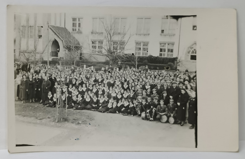 BEIUS , SCOLARI SI PROFESORI , FOTOGRAFIE DE GRUP , MARTIE , 1937