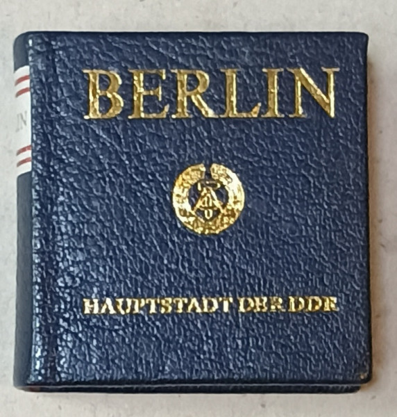 BERLIN , HAUPTSTADT DER DDR  ( BERLIN , CAPITALA R.D.G.  ), CARTE LILIPUT , TEXT IN LIMBA GERMANA , 1977