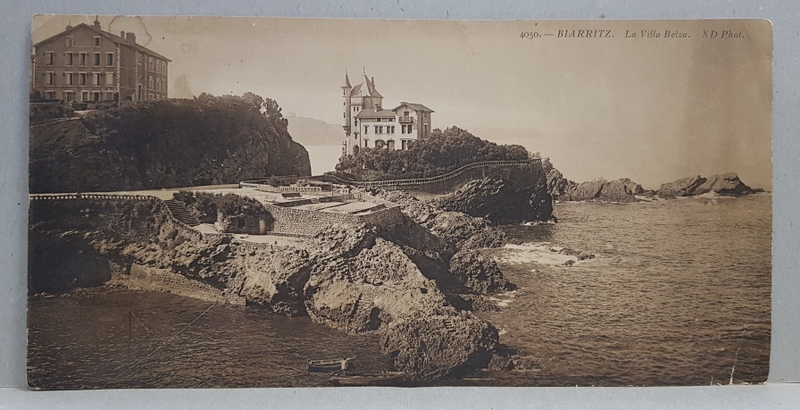 BIARRITZ  - LA VILLA BELZA , FOTOGRAFIE MONOCROMA , FORMAT CARTE POSTALA TRIPLA , PERIOADA INTERBELICA