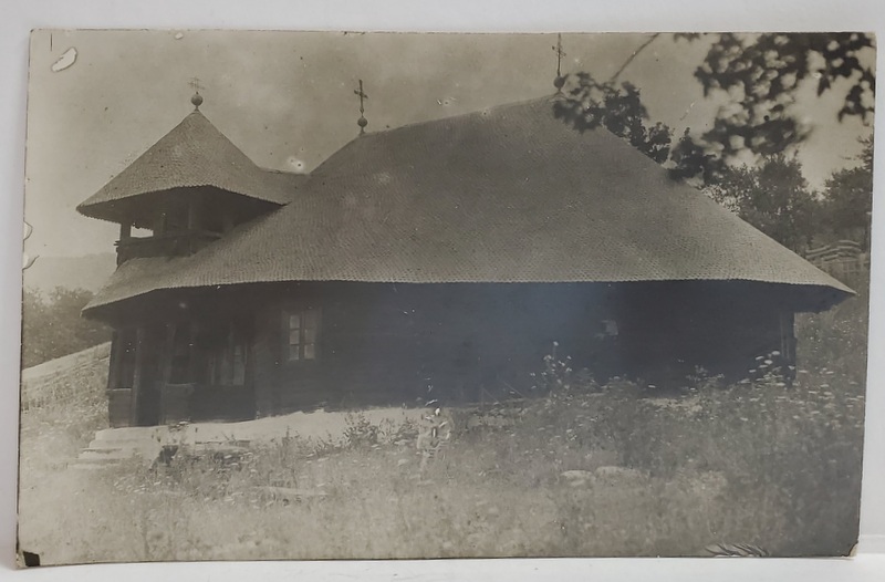 BISERICA DE LEMN DIN LOCALITATEA HERASTRAU , FOTOGRAFIE TIP CARTE POSTALA , 4 AUGUST 1930