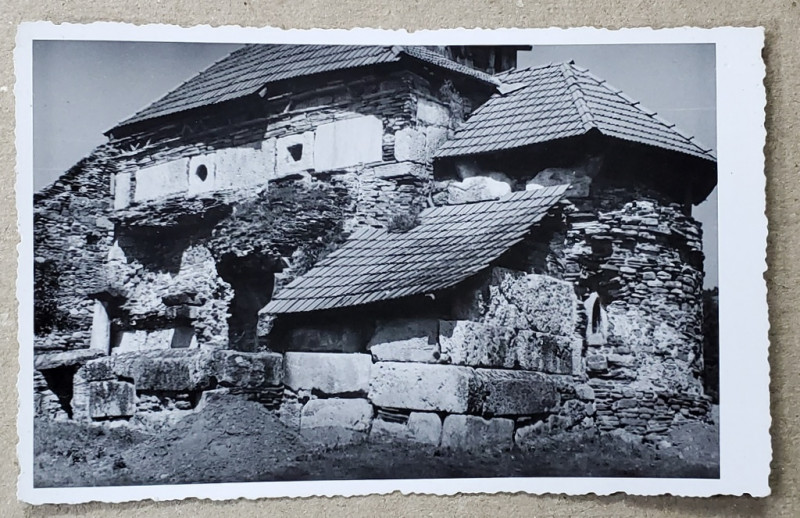BISERICA DIN  DENSUS , JUDETUL HUNEDOARA , FATADA LATERALA , FOTOGRAFIE TIP CARTE POSTALA , 1948