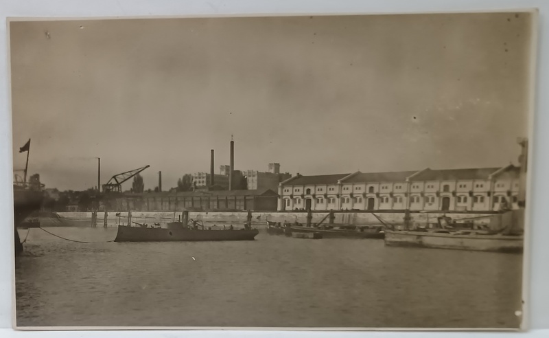 BRAILA , VAS MILITAR IN PORT , FOTOGRAFIE FORMAT CARTE POSTALA , PERIOADA INTERBELICA
