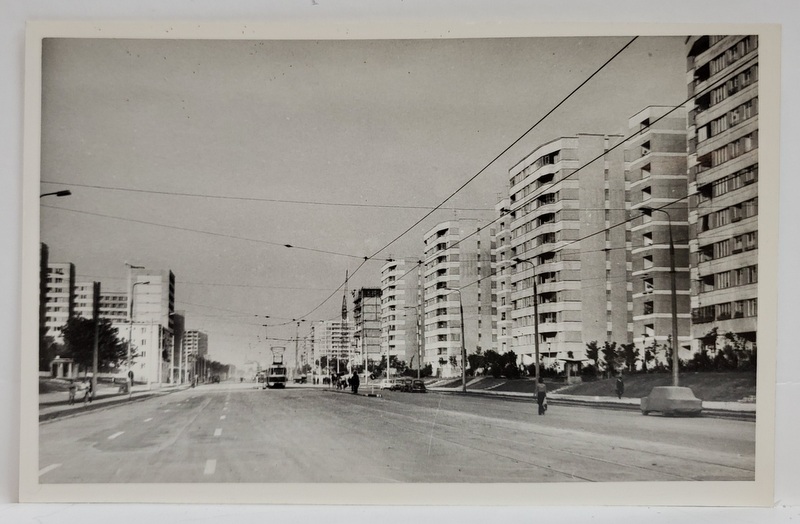 BUCURESTI , BULEVARD MARGINIT DE BLOCURI , FOTOGRAFIE , ANII '70