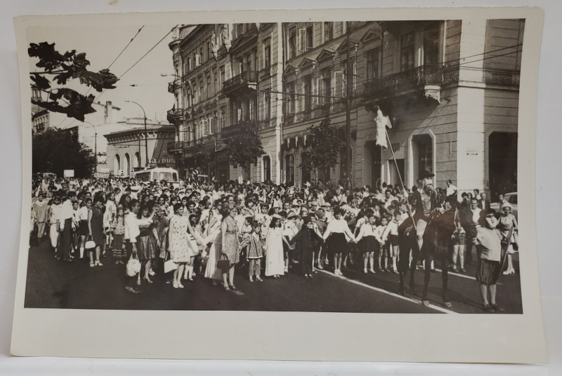 BUCURESTI , BULEVARDUL 6 MARTIE ( AZI , ELISABETA ) , CARNAVALUL PIONIERILOR ' UVERTURA VACANTEI ' , FOTOGRAFIE DE PRESA NR. 5  , 1973