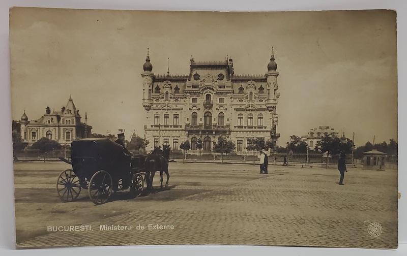 BUCURESTI , FOSTA CLADIRE A MINISTERULUI DE EXTERNE ( PIATA VICTORIEI , ASTAZI ) , CARTE POSTALA ILUSTRATA , 1910