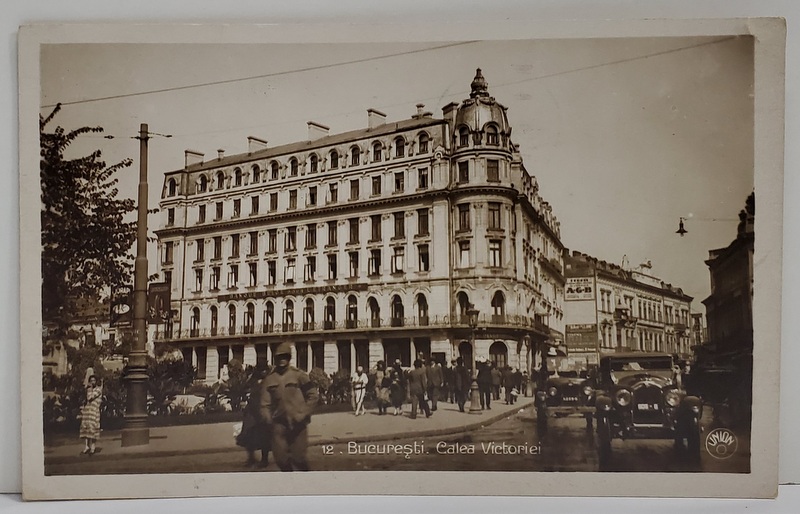 BUCURESTI , PIETONI SI AUTOMOBILE PE CALEA VICTORIEI , CARTE POSTALA ILUSTRATA , 1931
