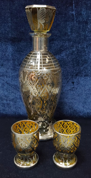 Carafa din cristal cu doua pahare decorata cu argint coloidal, Venetia , Secol XX