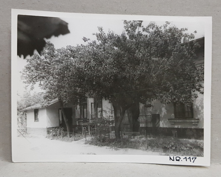 CASA DEMOLATA , STR, SEBASTIAN NR. 117 , BUCURESTI, FOTOGRAFIE MONOCROMA, PE HARTIE LUCIOASA , ANII '70  - '80