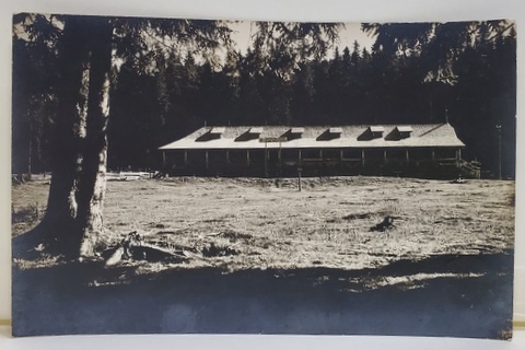 CASA '' PESTERA ''  A TOURING CLUBULUI ROMAN , BUCEGI , FOTOGRAFIE TIP CARTE POSTALA , INTERBELICA