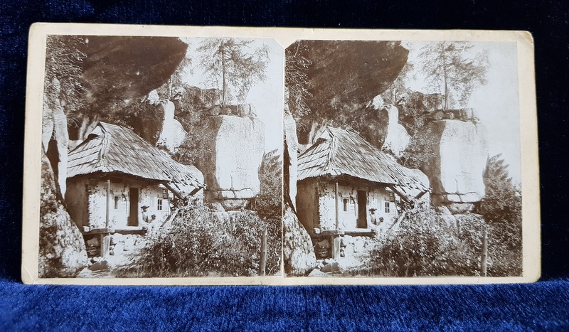 CASA PUSTNICULUI LA MANASTIREA SIHLA , AGAPIA , FOTOGRAFIE STEREOSCOPICA , PE SUPORT DE CARTON , CCA. 1900