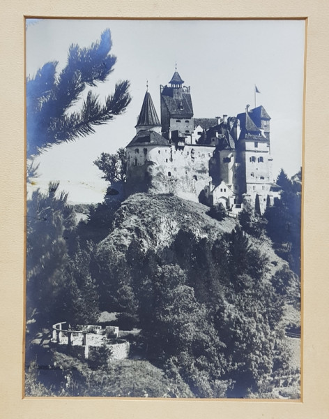 CASTELUL BRAN - FOTOGRAFIE MONOCROMA, TIRAJ ARGENTIC