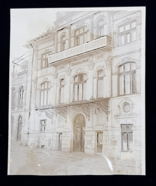 COLOSSEUL STRANDULUI BRAGADIRU , LOCUL UNEI CRIME , FOTOGRAFIE DE IOSIF BERMAN , DESTINATA ZIARULUI CURENTUL , PERIOADA INTERBELICA , PREZINTA HALOURI SI URME DE UZURA *