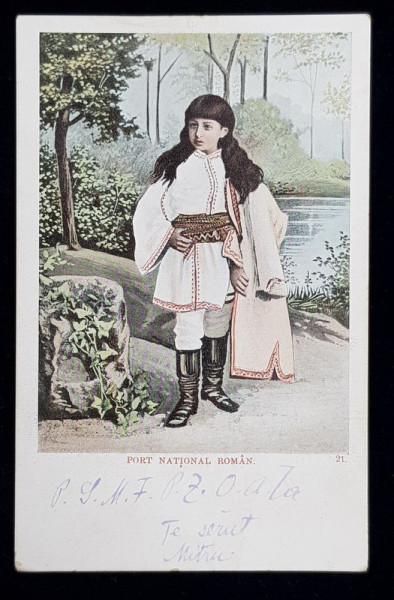 COPIL IN COSTUM POPULAR , POZAND LANGA LAC , CARTE POSTALA ILUSTRATA , CROMOLITOGRAFIE , CIRCULATA , DATATA 1906