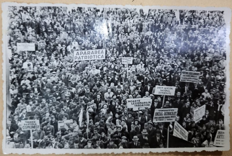 CRAIOVA , ADUNARE CETATENEASCA , FOTOGRAFIE ( SEPT - OCT. ) 1944