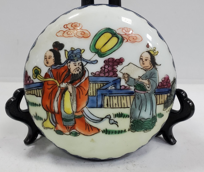Cutiuta din portelan pictat manual, marcat &quot;Tongzhi&quot;, China, cca. 1870