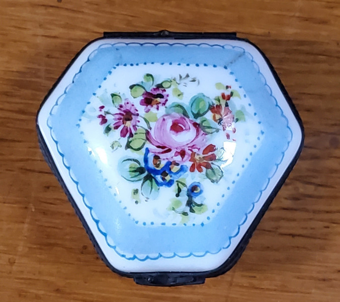 Cutiuta din portelan, Sevres, Franta, cca. 1900