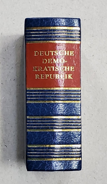 DEUTSCHE DEMOKRATISCHE REPUBLIK, CARTE LILIPUT , ALBUM DE PREZENTARE GENERALA , ANII ' 70, LEGATURA ALBASTRA