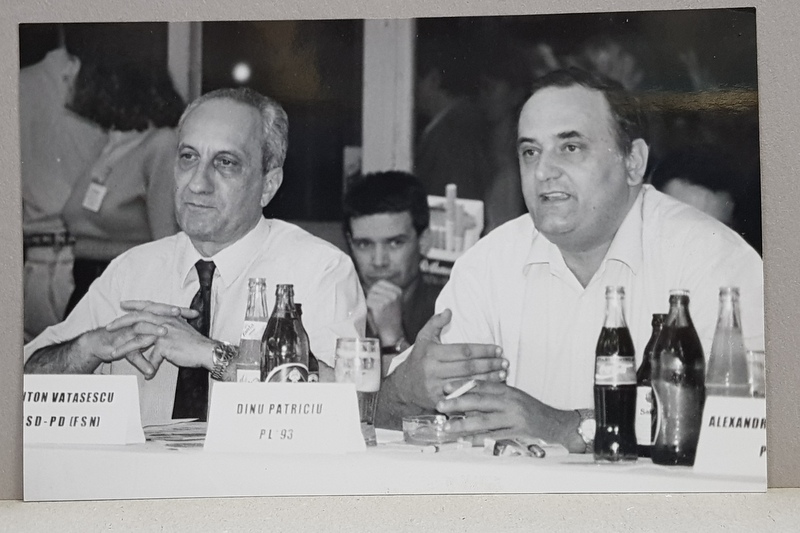 DINU PATRICIU SI ANTON VATASESCU , FOTOGRAFIE MONOCROMA, PE HARTIE LUCIOASA , ANII '90