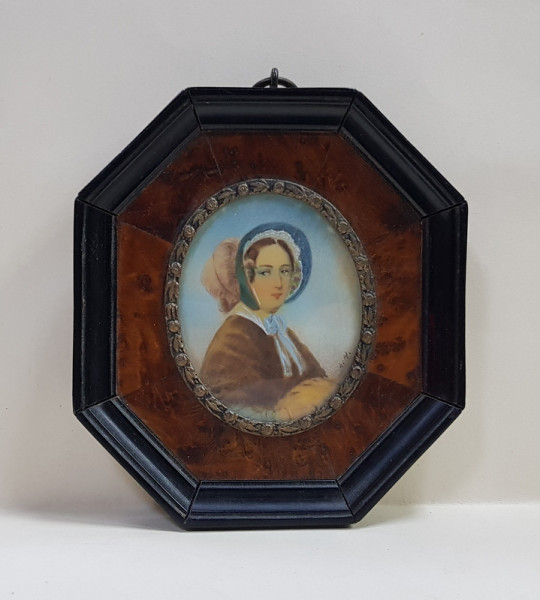 DOAMNA CU PALARIE , PORTRET , PICTURA DE MICI DIMENSIUNI , INRAMATA , SUB STICLA , SEMNATA A.M. , SECOLUL XIX