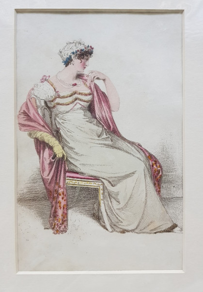 DOAMNA  CU ROCHIE SI MANTIE ROZ , ASEZATA PE SCAUN , GRAVURA ORIGINALA ACKERMANN , COLORATA MANUAL , DATATA 1812