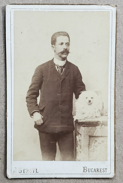 DOMN CU CATEL IN STUDIO , FOTOGRAFIE C.D.V. , FOTOGRAF J. GERSTL , BUCURESTI , SFARSITUL SEC. XIX