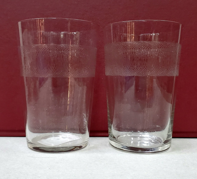 Doua pahare din sticla pentru apa, Secol XX
