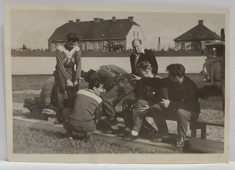 ECHIPA NATIONALA DE CICLISM A R.P.R., LA BRNO IN R.S. CEHOSLOVACIA , FOTOGRAFIE , 1954